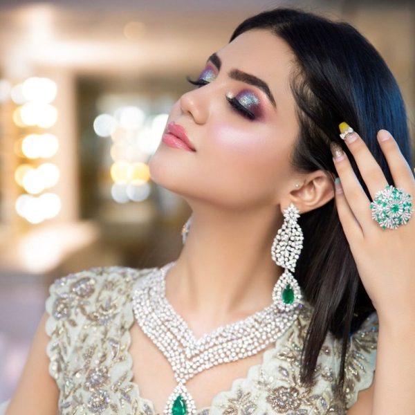 MAKEUP LOOK
